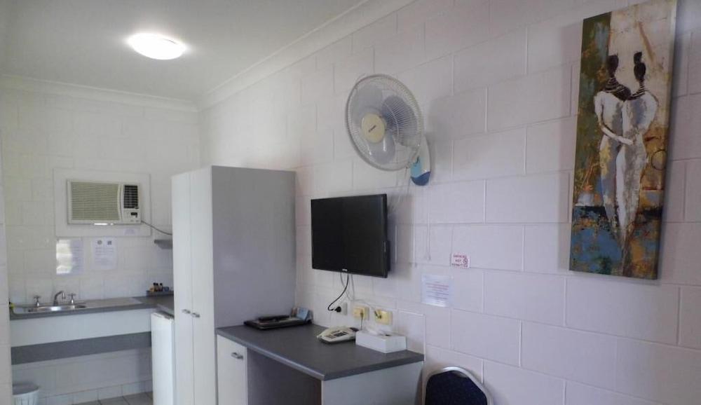 Central Point Motel Mount Isa Exterior photo