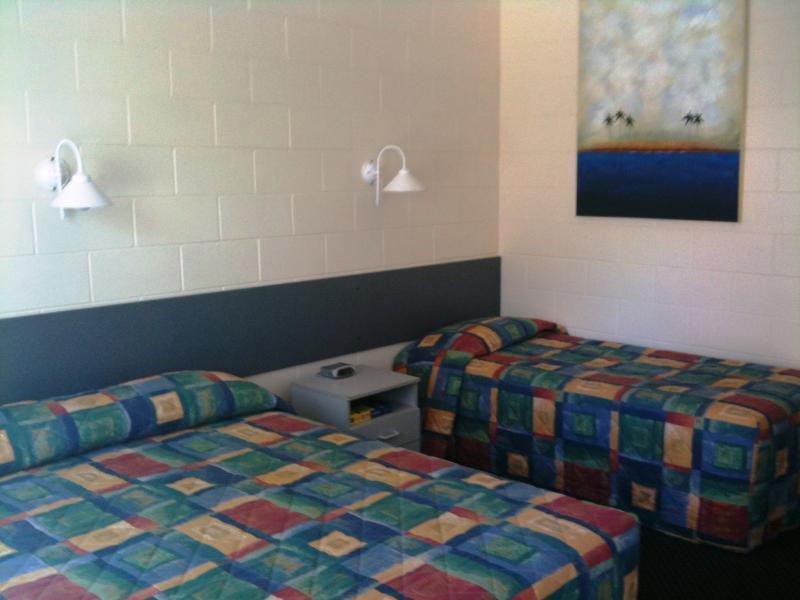 Central Point Motel Mount Isa Exterior photo